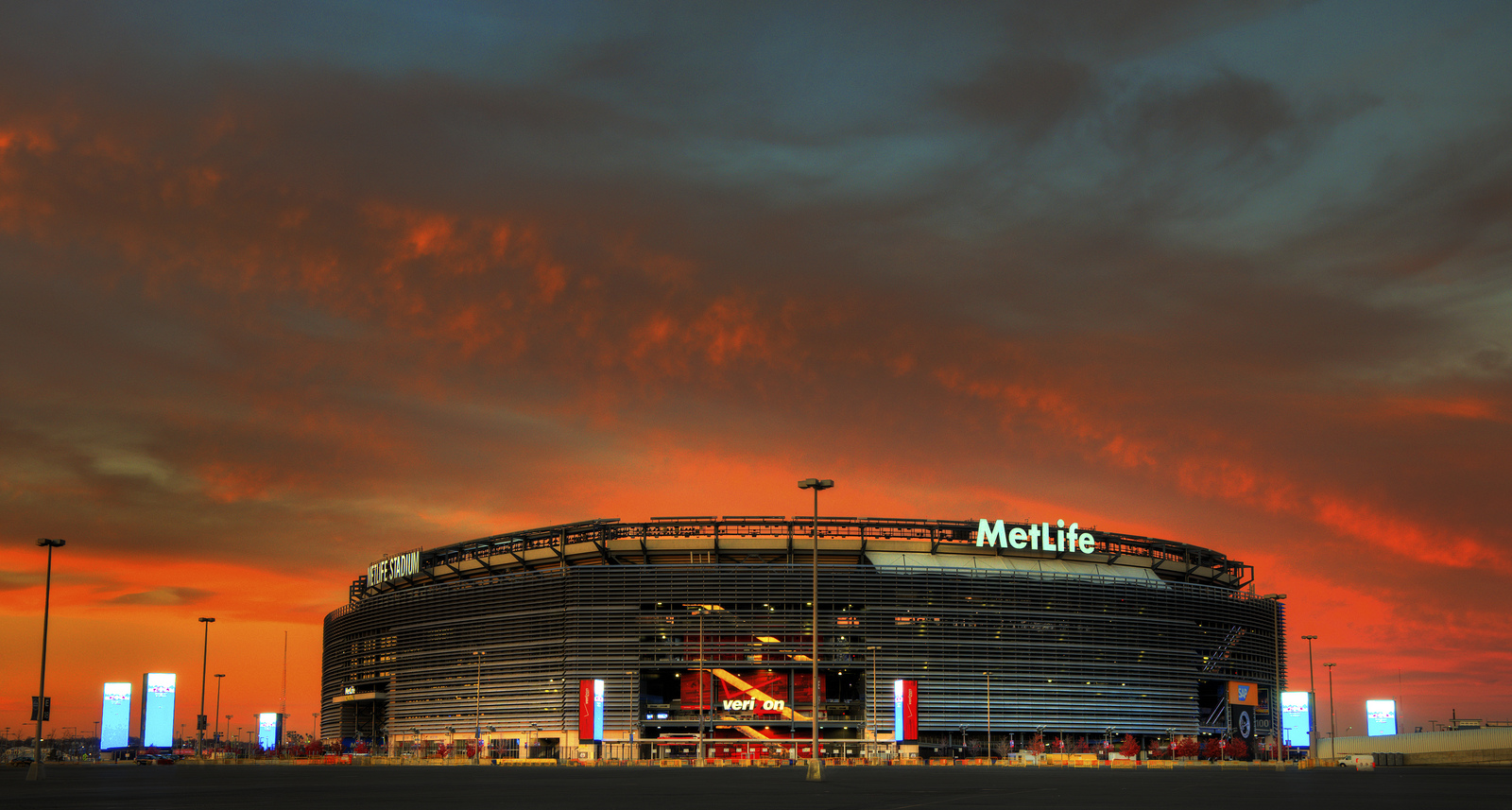 Nfl New York Jets Stadium From An Outside Lens Background, Metlife Stadium  Picture Background Image And Wallpaper for Free Download