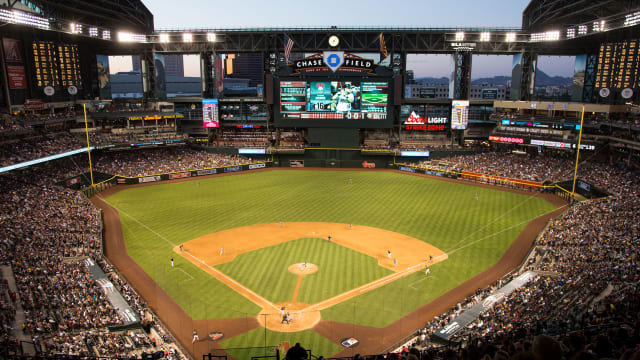 Arizona Diamondbacks to allow full seating capacity at home games